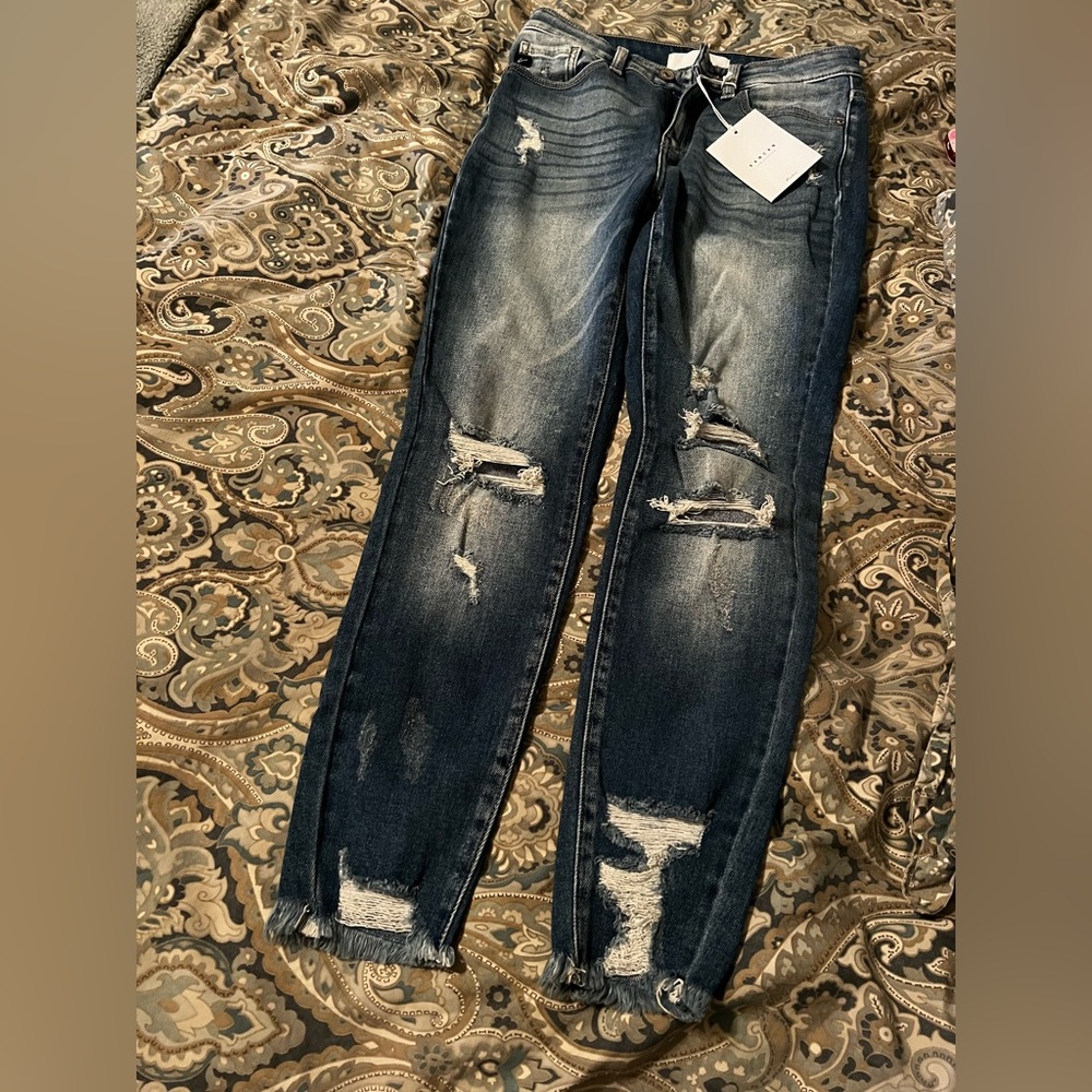 NWT. KanCan 5/26 jeans (midrise).